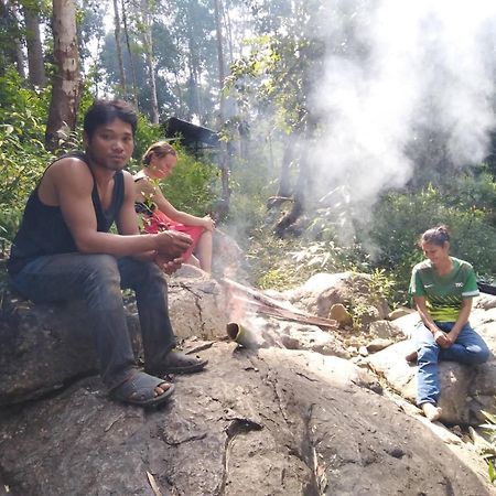 Bee Bee'S Chalets Home Stay And Trekking Banlung Exteriör bild