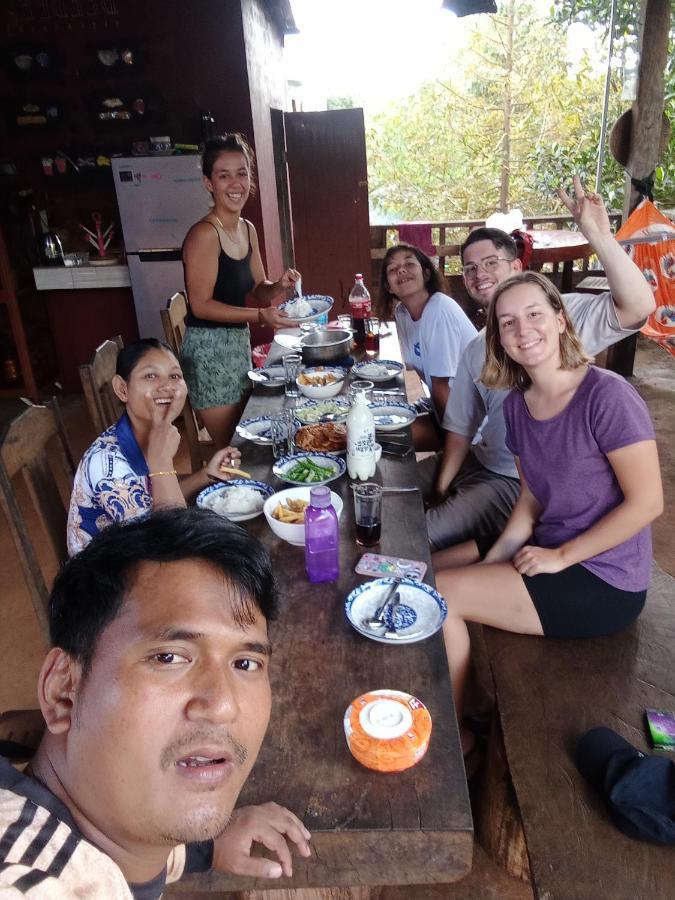 Bee Bee'S Chalets Home Stay And Trekking Banlung Exteriör bild