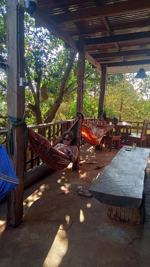 Bee Bee'S Chalets Home Stay And Trekking Banlung Exteriör bild