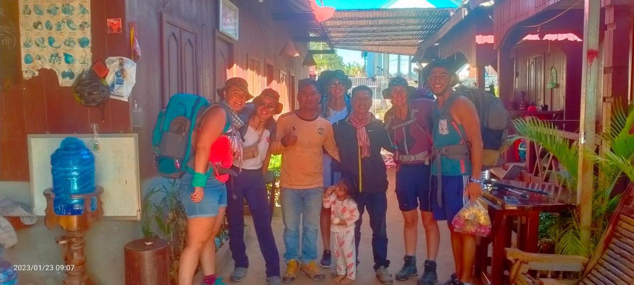 Bee Bee'S Chalets Home Stay And Trekking Banlung Exteriör bild