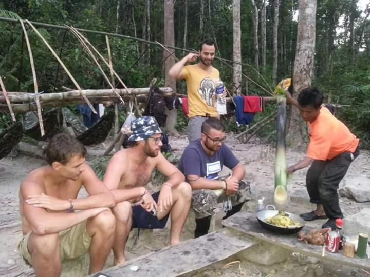 Bee Bee'S Chalets Home Stay And Trekking Banlung Exteriör bild