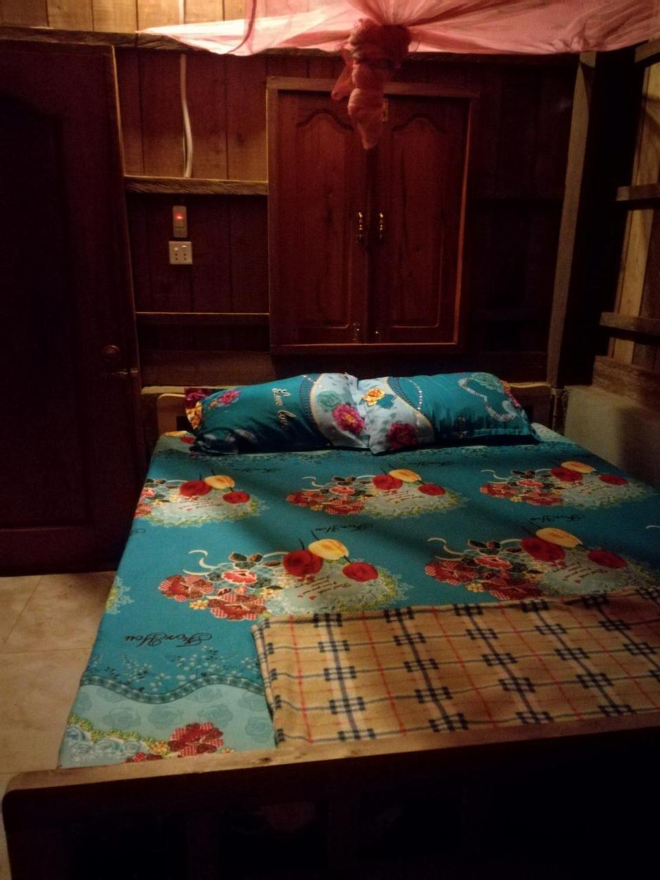 Bee Bee'S Chalets Home Stay And Trekking Banlung Exteriör bild