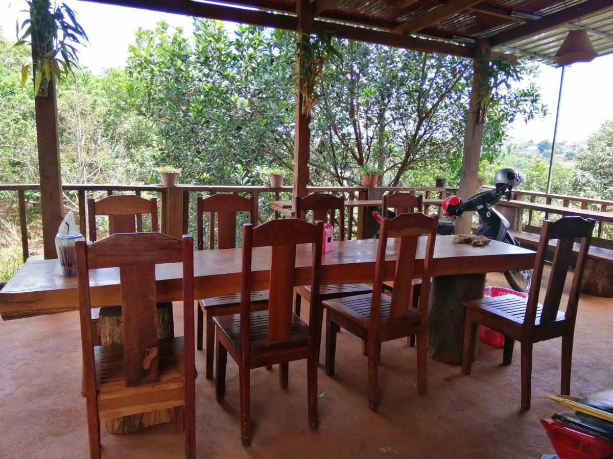 Bee Bee'S Chalets Home Stay And Trekking Banlung Exteriör bild